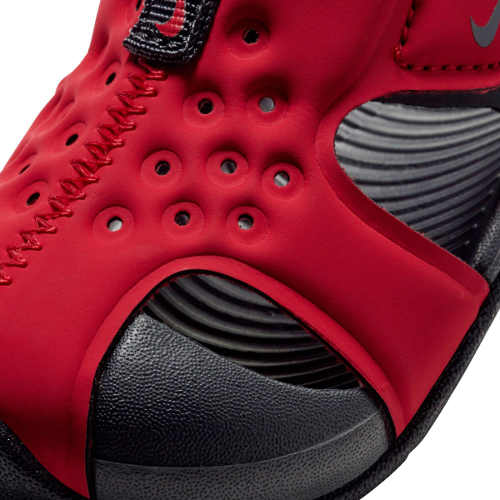 Dievčenské letné sandále Nike v červenej farbe