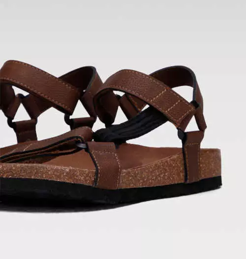 Hnedé sandále na suchý zips
