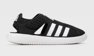 Detské čierne športové sandále Adidas